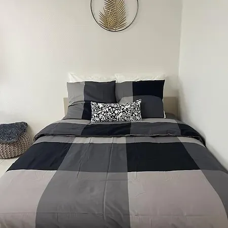 Cosy Proche Paris Apartment Le Bourget