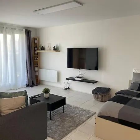 Cosy Proche Paris Le Bourget